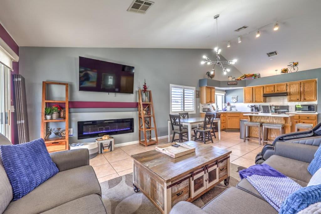 Family Fun For Everyone In Las Vegas- 4 Bedrooms, Billiards, Game Room 핸더슨 외부 사진