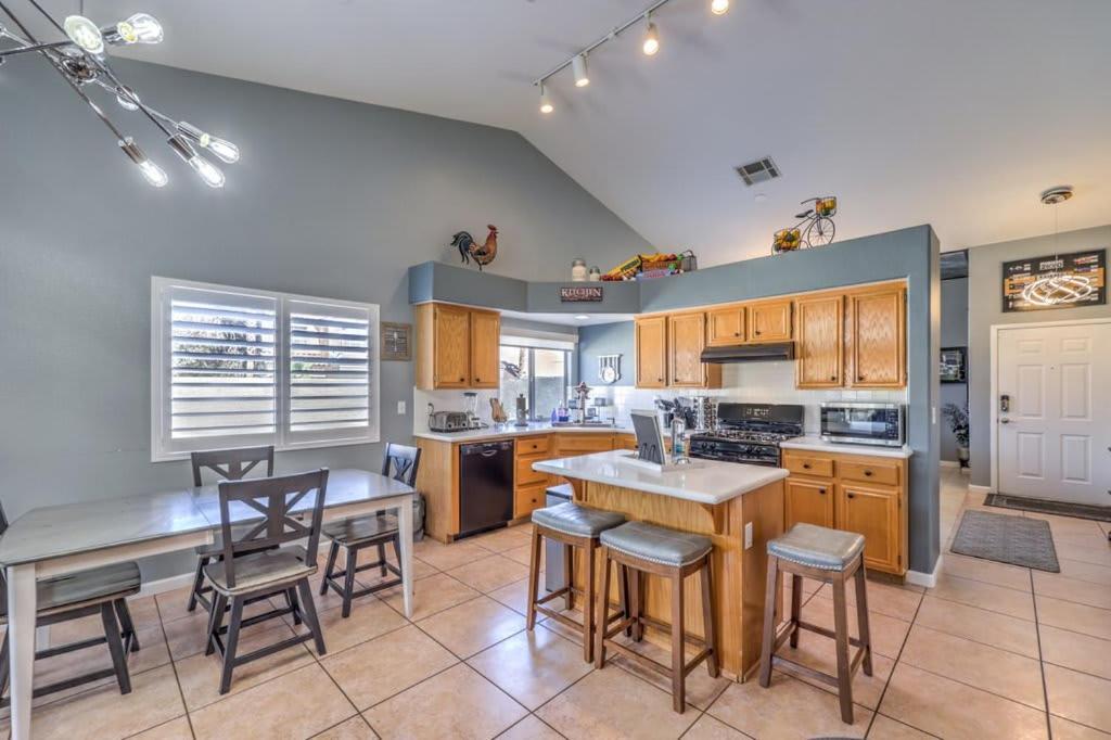 Family Fun For Everyone In Las Vegas- 4 Bedrooms, Billiards, Game Room 핸더슨 외부 사진