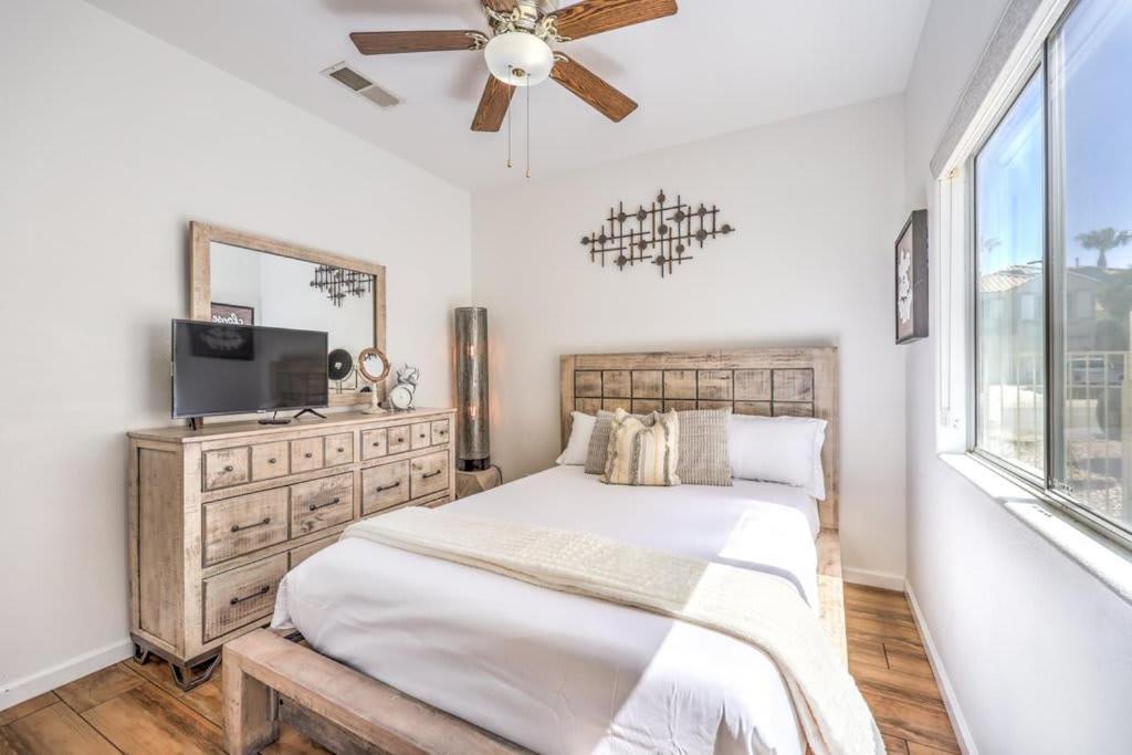 Family Fun For Everyone In Las Vegas- 4 Bedrooms, Billiards, Game Room 핸더슨 외부 사진