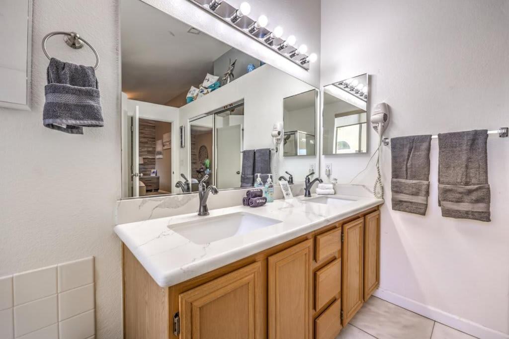 Family Fun For Everyone In Las Vegas- 4 Bedrooms, Billiards, Game Room 핸더슨 외부 사진