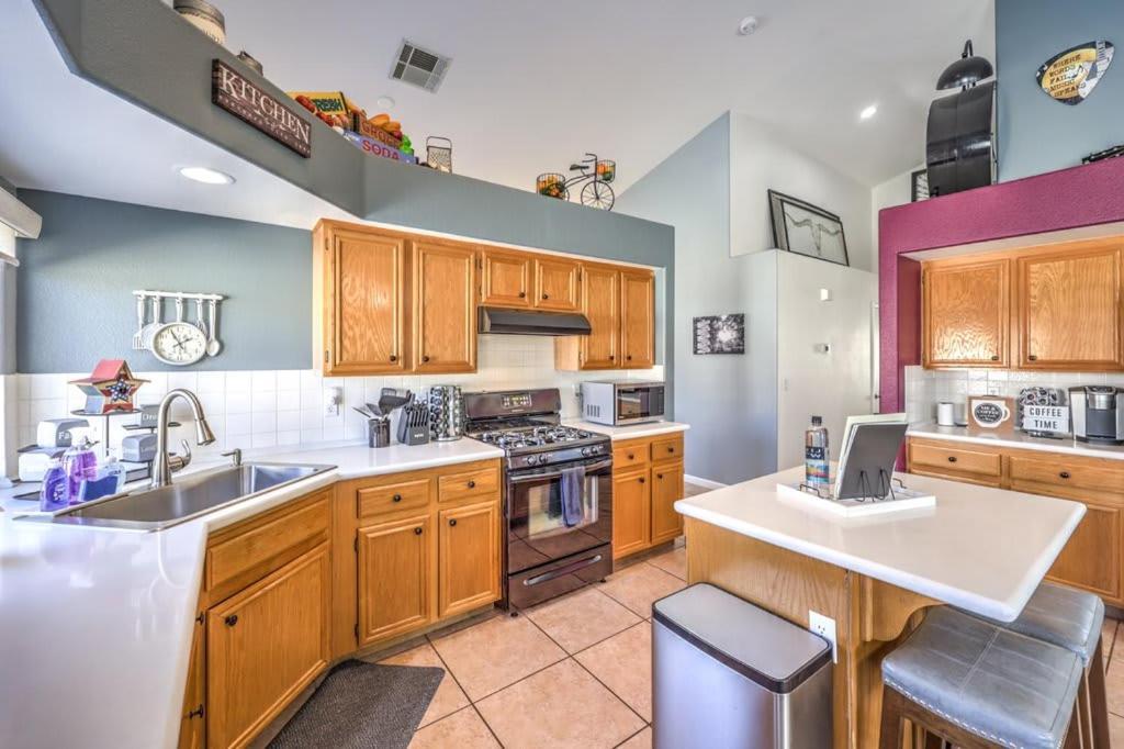 Family Fun For Everyone In Las Vegas- 4 Bedrooms, Billiards, Game Room 핸더슨 외부 사진