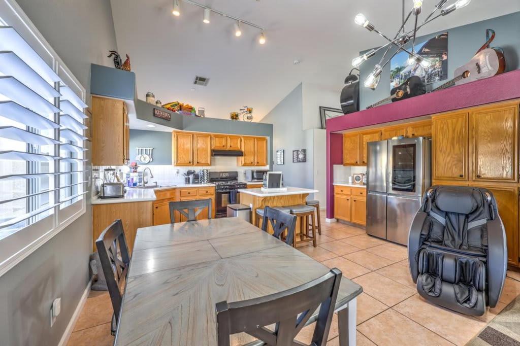 Family Fun For Everyone In Las Vegas- 4 Bedrooms, Billiards, Game Room 핸더슨 외부 사진